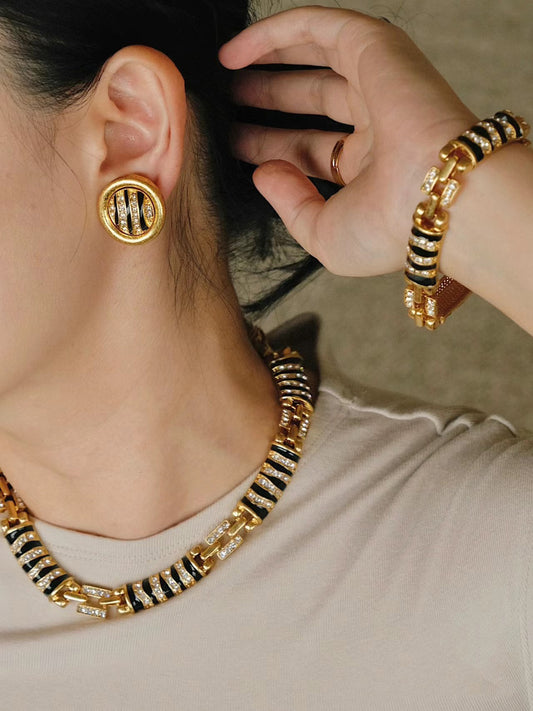 How to Create a Timeless Jewelry Capsule Wardrobe
